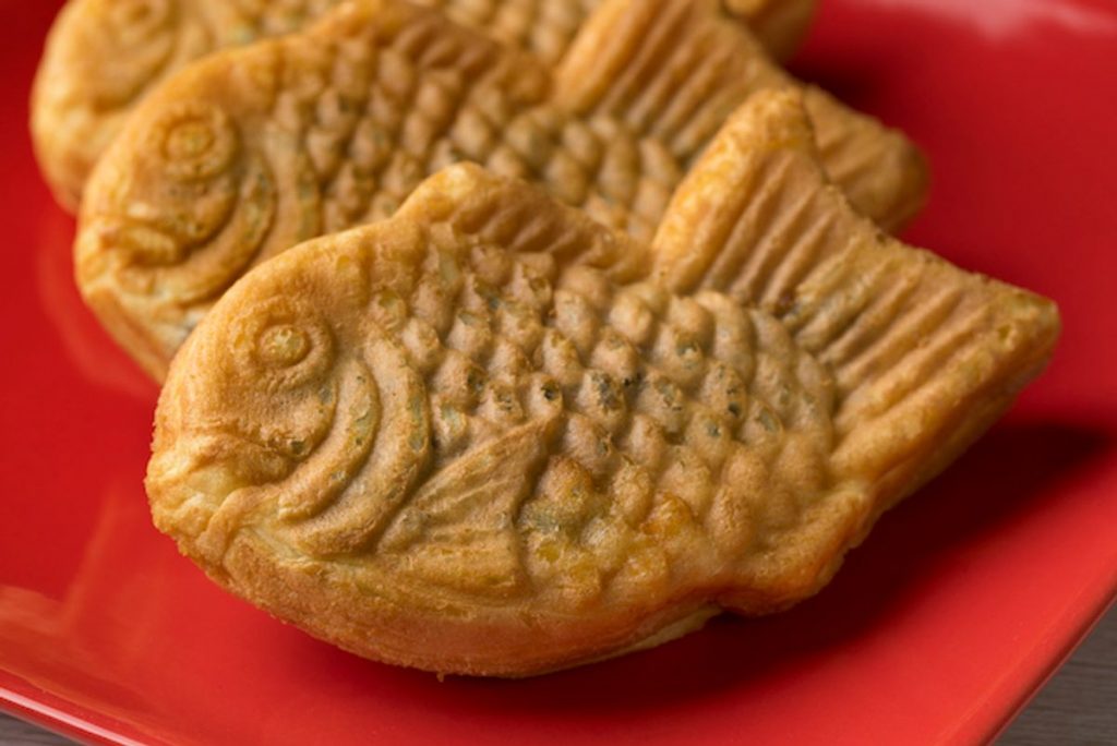 fish shaped cake
