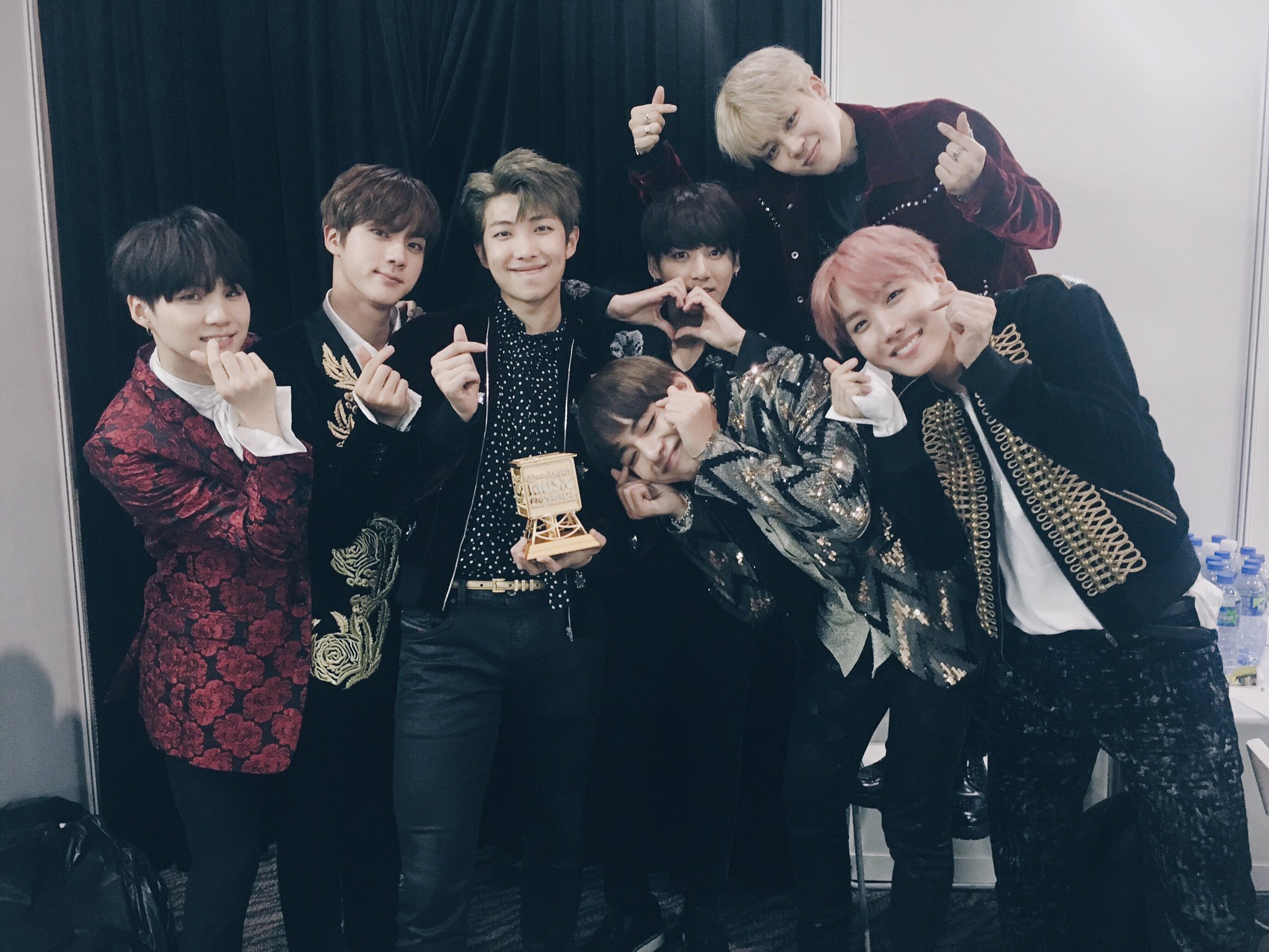 8 years with bts 2016 MAMA win